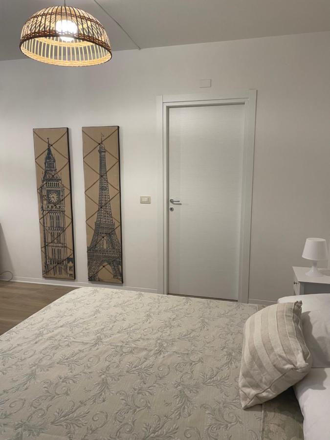 Suite Anita Deluxe Наполи Екстериор снимка